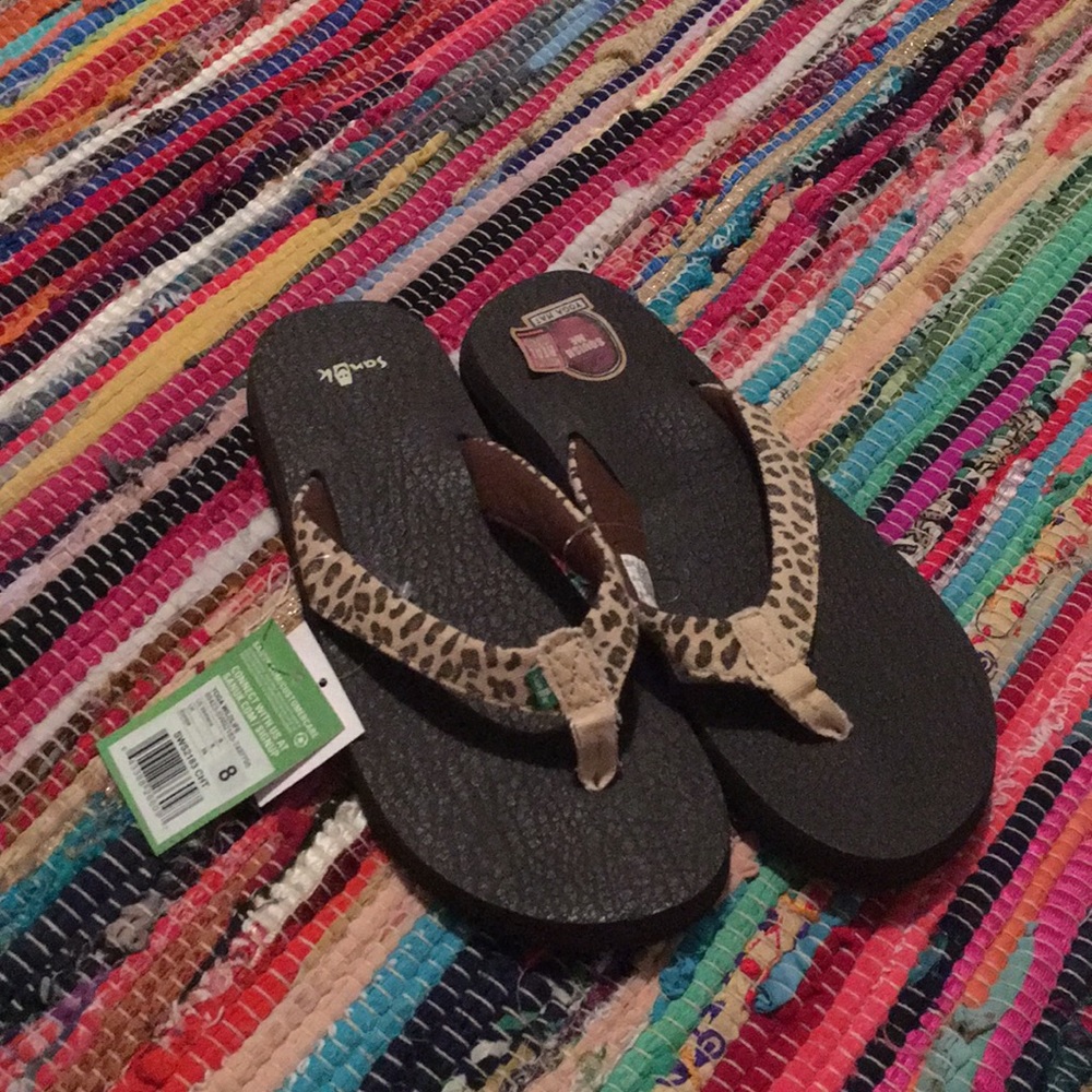 Sanuk Flip Flops Size 8